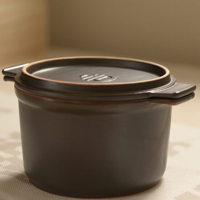リロ 22cm おしゃれ ごはん ご飯 アウトドア オーブン キャンプグッズ キャンプ用品 ギフト ダッチオーブン デザイン ブランド 可愛い 国産 土鍋 宴 日本製 炊飯 炊飯土鍋 炊飯鍋 無水調理 無水調理鍋 無水鍋 軽い 軽量 鍋 陶磁器 電子レンジ 高品質 予約販売品