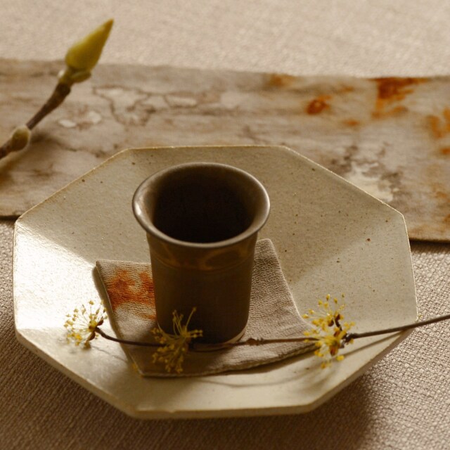 村上慶子 鉄錆柿渋 リバーシブル茶托8cm角 作家もの和食器通販”IVORY