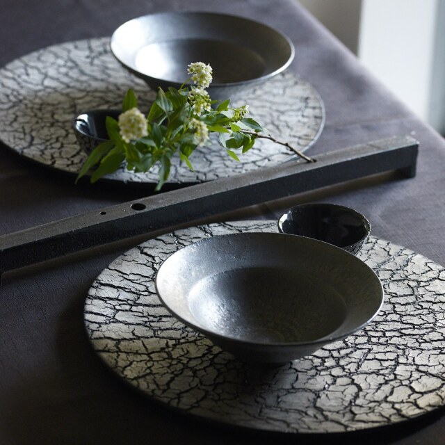 【新品未使用】西田ゆか　プレート　円形プレート　銀彩 新品未使用】西田ゆかプレート円形プレート銀彩