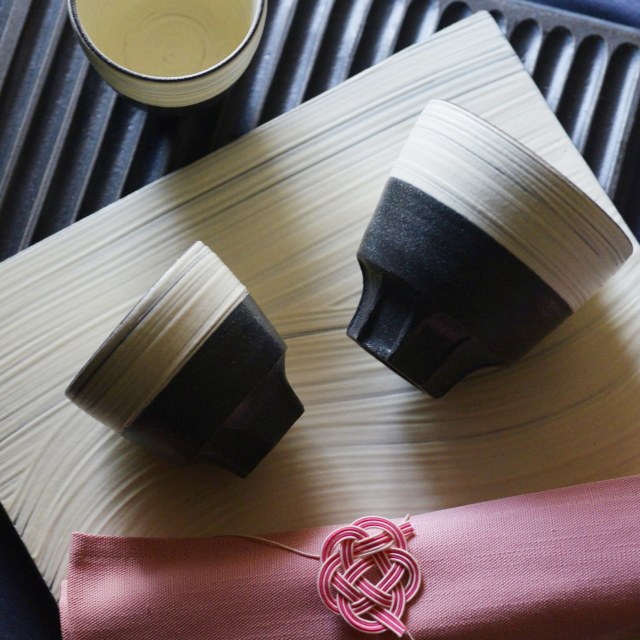 奥田　章　刷毛目ディナープレート　セット 楽天市場】奥田 章 new刷毛目リバーシブル皿 φ250│信楽 大皿 スクエア