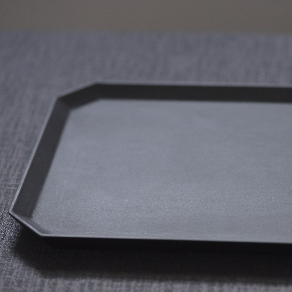 隅切長角皿 ｜冨樫孝男