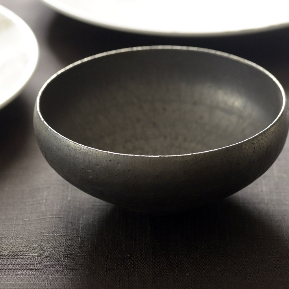 藤田千絵子｜黒土｜サラダボウル｜作家もの和食器通販通販 IVORY
