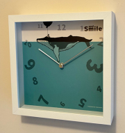 掛け時計・クジラ(22cm角)[アイボリー・武内祐人]　