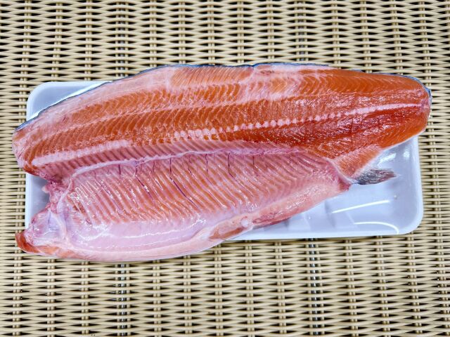 宮古トラウトサーモン半身フィーレ