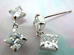 K14WG キュービック ピアス 彼女  誕生日  ジュエリー アクセサリー ∞ jka730