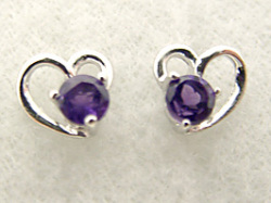 2月の誕生石アメジストK18WG(ホワイトゴールド)ピアス