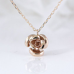 K10ピンクゴールドお花の可愛いデザインネックレス 彼女  誕生日  ジュエリー アクセサリー ∞ y110101