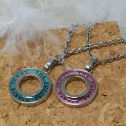 チタン ネックレス ファイテン fe-fe phiten フェフェ サークル ペンダント ペア ネックレス（未来は今日から始まる） FP-04 , FP-06 y170125