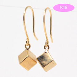 キューブ ピアス シンプル 18金 k18 18k 揺れる 四角 フック ピアス y220173