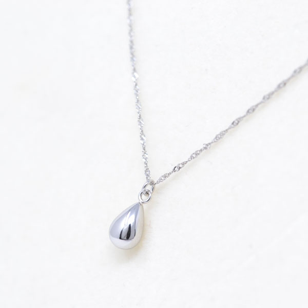 しずく 雫 ネックレス 上品な ペンダント プラチナ pt 900 850