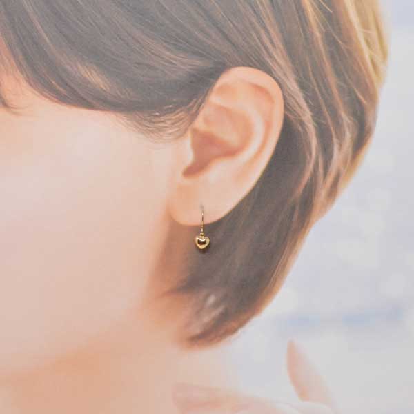 フックピアス 可愛い ぷっくり ハート 揺れる ピアス レディース 18金  