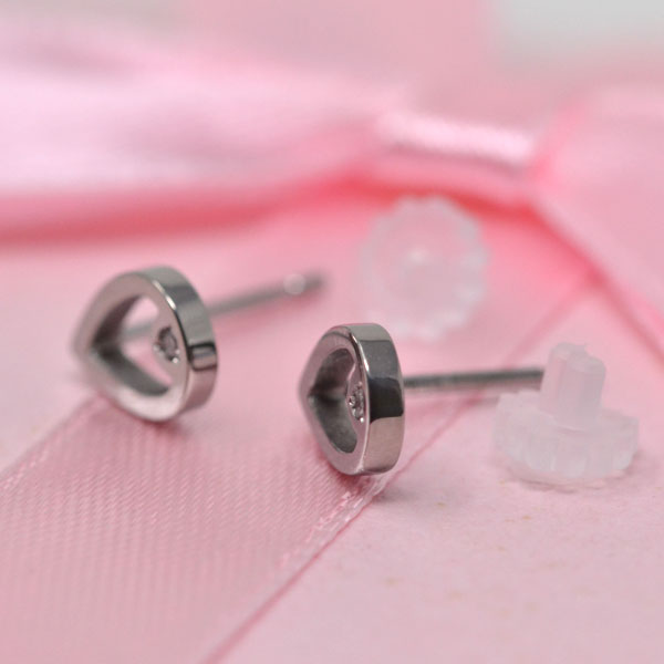 チタン ピアス 雫 しずく ダイヤモンド ピアス ファイテン