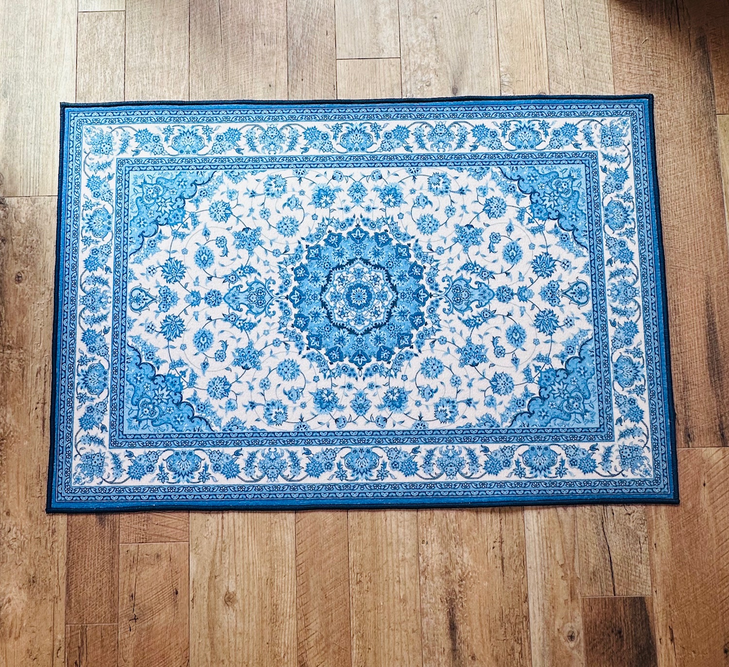爽やかブルー素足も喜ぶさらさらタッチマット　ペルエスターテ60ｘ90ｃｍ