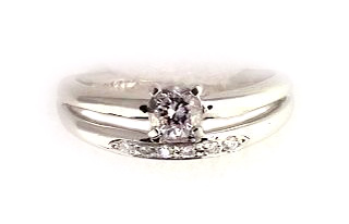 ピンクダイヤモンド　Ptリング