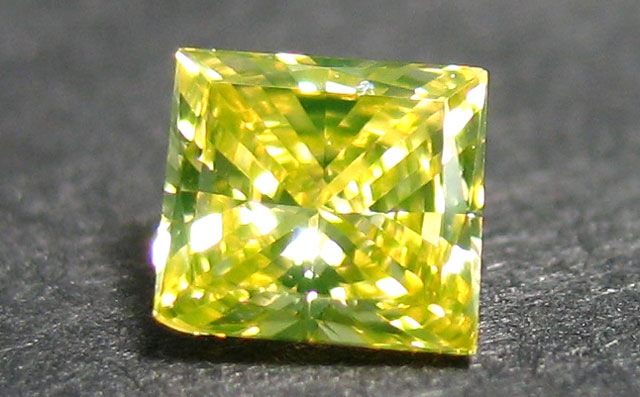 ファンシーインテンスイエローダイヤモンドルース画像