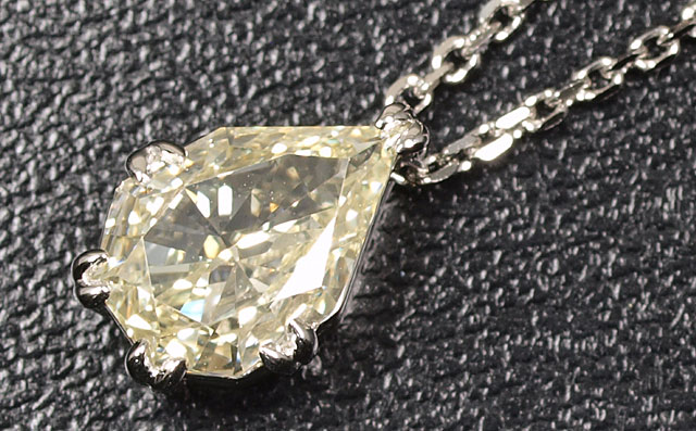 【R-Sカラー】 イエローダイヤモンド ルース 0.584ct 【非常に端正な顔立ちのダイヤです。】