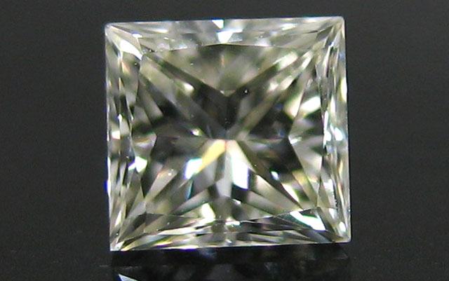 Lカラーダイヤモンド