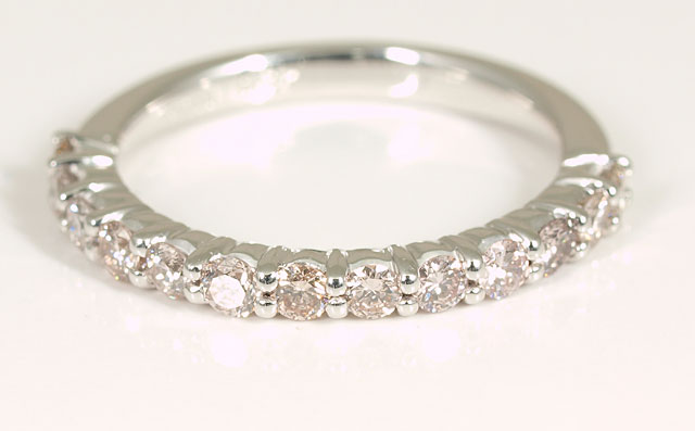 ピンクダイヤモンドハーフエタニティリング