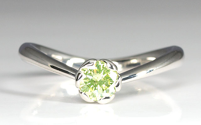 【 蛍光性がベリーストロング 】 天然グリーンダイヤモンド ルース(裸石) 0.317ct 【 中央宝石研究所ソーティング袋付 】 【 送料無料 】