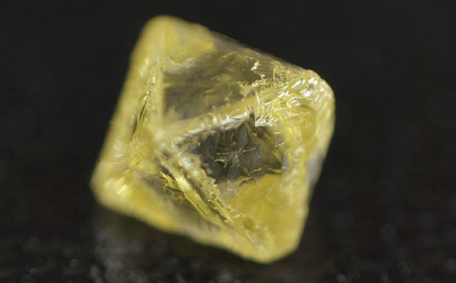 天然イエローダイヤ原石