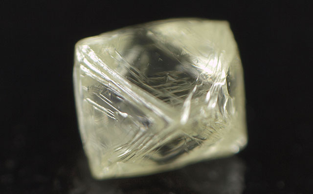 ダイヤモンド原石