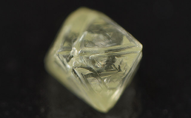 ダイヤモンド原石