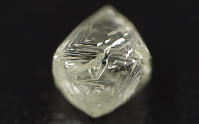 ダイヤモンド原石