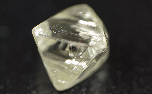 ダイヤモンド原石