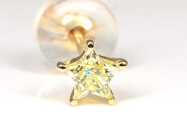 星型ダイヤピアス