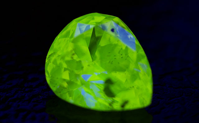 ペアシェイプイエローダイヤモンドルース