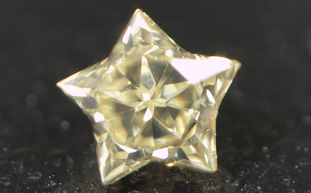 星型イエローダイヤ