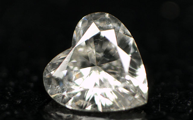 ハートシェイプダイヤモンドルース