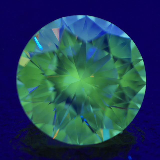 天然ダイヤモンド ルース(裸石) 0.314ct, Eカラー, VS-1, ベリーグッド 【蛍光性がストロング・イエローイッシュ・グリーン】 【中央宝石研究所ソーティング袋付】【送料無料】