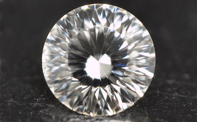 114面体カット 天然ダイヤモンド ルース(裸石) 0.307ct, Fカラー, VS-1 【中央宝石研究所ソーティング袋付】 【 送料無料 】