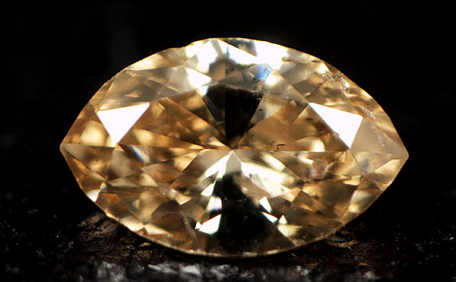 ブラウンダイヤモンドルース