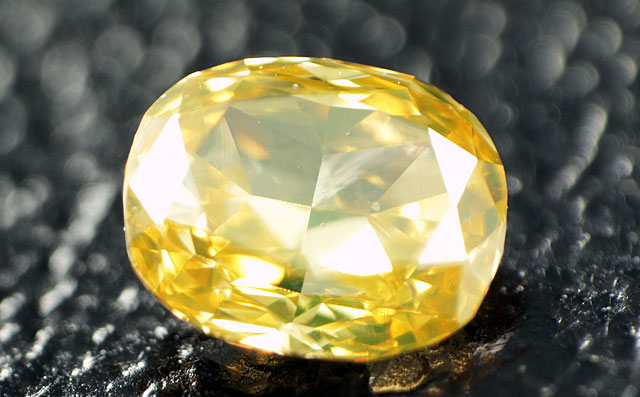 オーバル イエローダイヤモンドルース