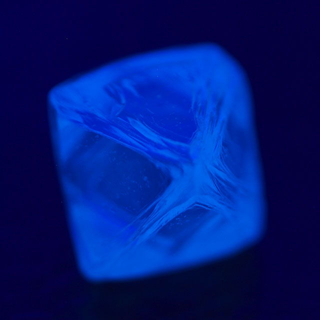 天然ダイヤモンド 原石 ルース(裸石) 0.284ct 蛍光性有り 日本宝石科学協会宝石ソーティング付 【 送料無料 】