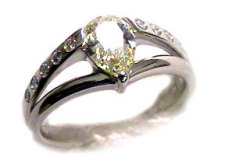 イエローダイヤモンド 0.709ct リング Pt900