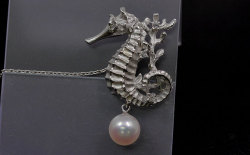 タツノオトシゴ パール タイタック K18WG ( 真珠 / 18金ホワイトゴールド / メレダイヤモンド / タイピン(誤称) )　【 送料無料 】