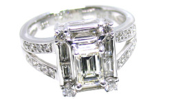 バゲットカットダイヤモンド画像