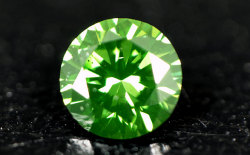 トリート グリーンダイヤモンドルース