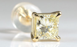 天然イエローダイヤモンド 片耳用ピアス 0.360ct, K18YG ( 18金イエローゴールド ) 【爽やかなレモン色のプリンセスカットです】 【中央宝石研究所】 【送料無料】
