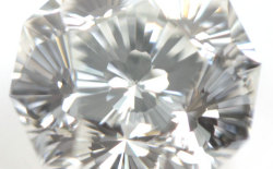 【 10角形 77面体カット 】 天然ダイヤモンド ルース(裸石) 0.159ct, F, VS-1 【 桜の花びら/さくら/サクラ 】 【 中央宝石研究所ソーティング袋付 】 【 送料無料 】