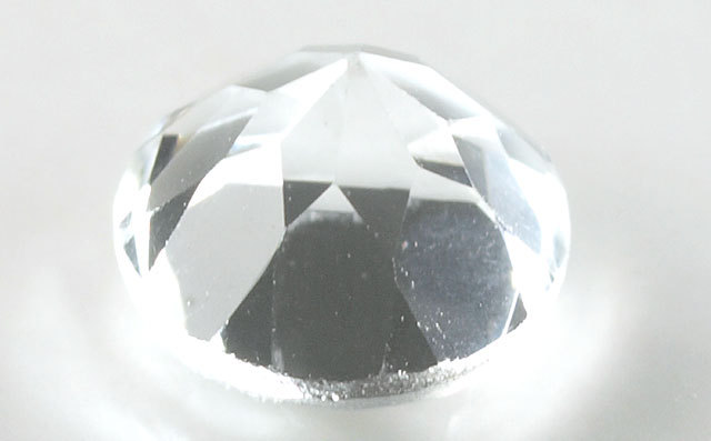 カラーレストパーズ ルース(裸石) 0.66ct, ラウンド (ホワイトトパーズ 