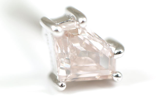 片耳　Pt900 天然ダイヤモンド　中折れピアス 楽天市場】メンズ Pt900 ダイヤピアス 0.3ct F SI1 3EX H&C 中央宝石