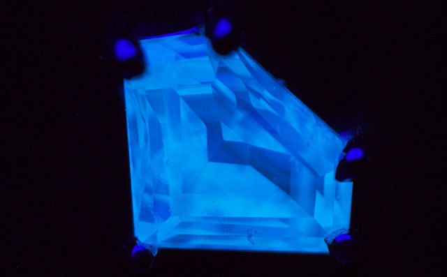 天然ピンクダイヤモンド 片耳用ピアス 0.105ct Pt900 ( プラチナ900