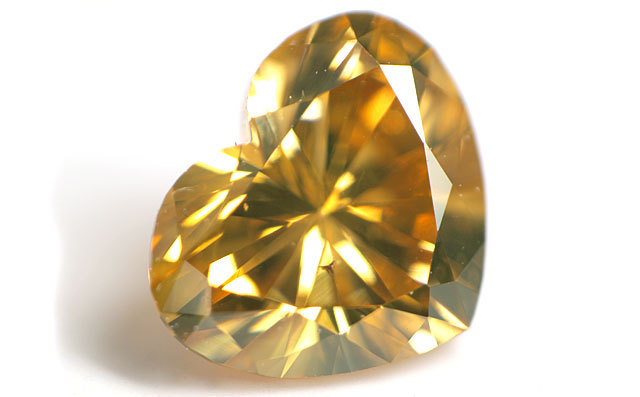 イエローダイヤモンド ルース 0.363ct ハートシェイプ 【蛍光性が