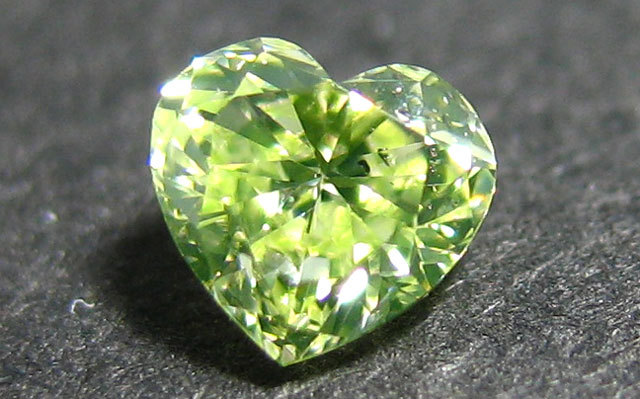 グリーンダイヤモンド ルース 0.133ct 【若草色のハートシェイプ】