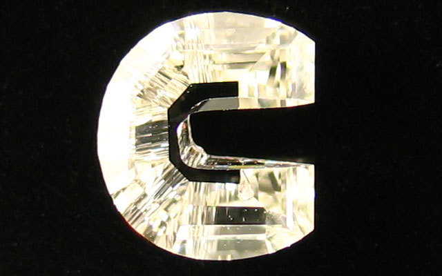 ダイヤモンド！アルファベットC/Uの形！ Iカラー SI1/0.286ct/RT0486 