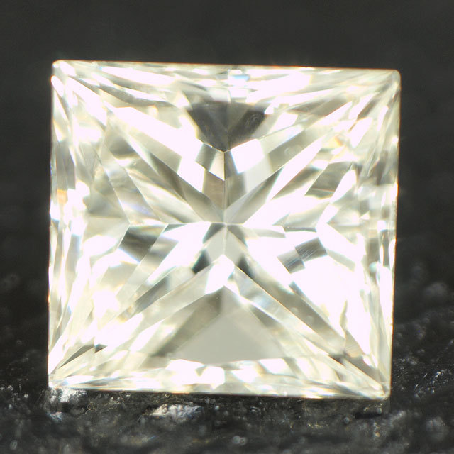 Jカラー】 天然ダイヤモンド ルース (裸石) 0.184ct, VS-1, プリンセス 